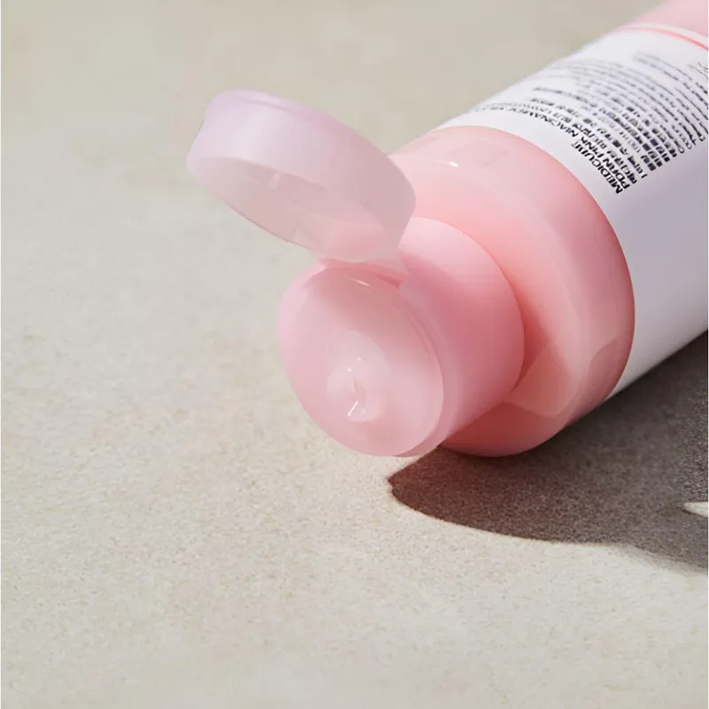 Medicube – PDRN Pink Niacinamide Milky Toner